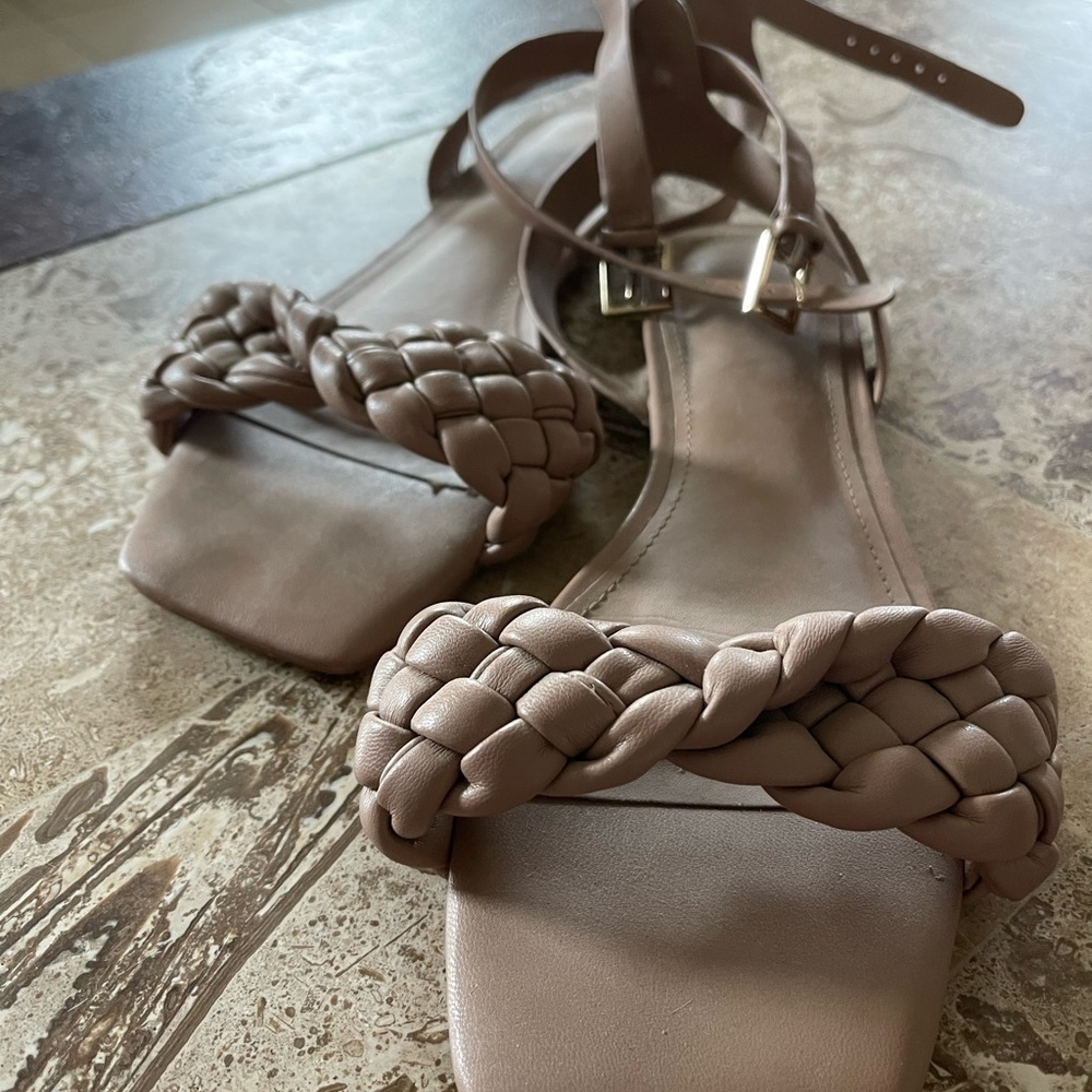 LACED SANDALS - Picture 2 of 4